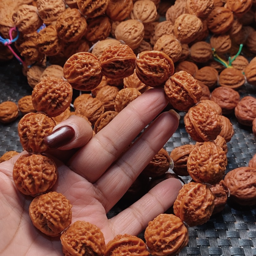 【闪购商品】文玩核桃吊坠一****人金刚纹