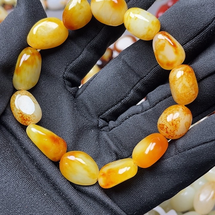 默***初和田玉未镶嵌手链