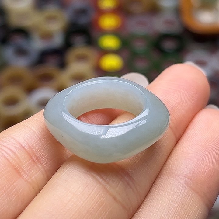 和田玉未镶嵌戒指16.6奶蓝方圆