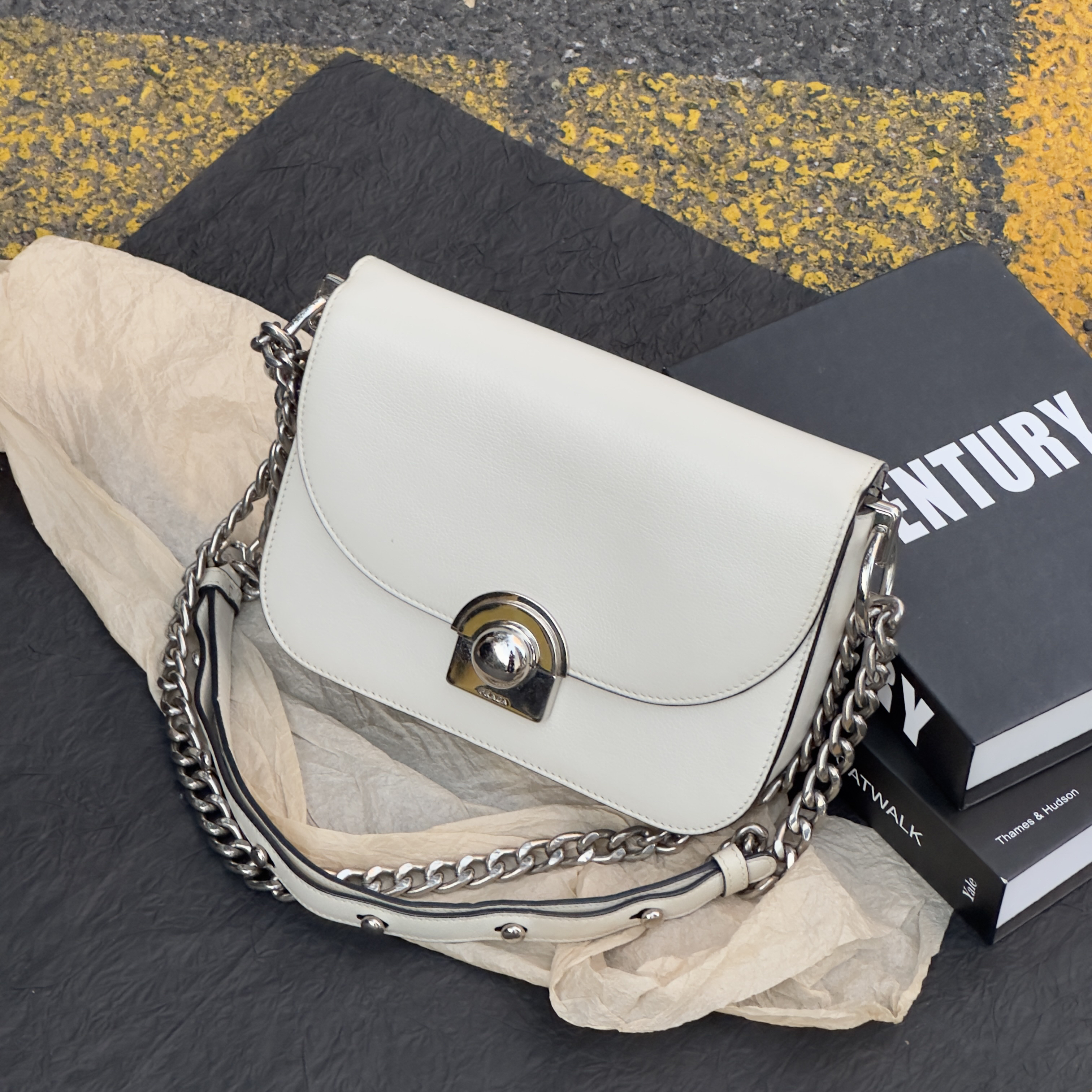 95新 Prada/普拉达 普拉达/98新奶酷银球链条包