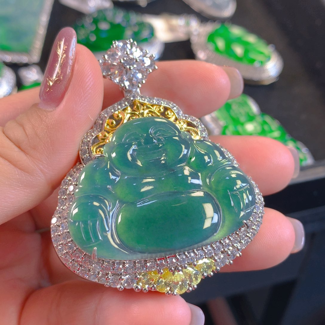 翡翠颈饰未镶嵌翡翠