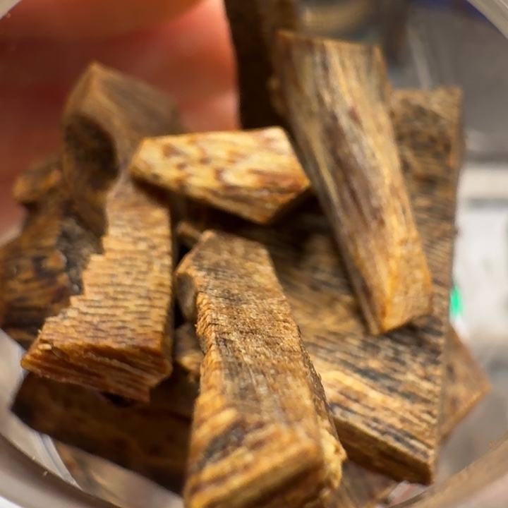 月***主沉香碎屑沉香棋楠千里香牛肉干块料10克