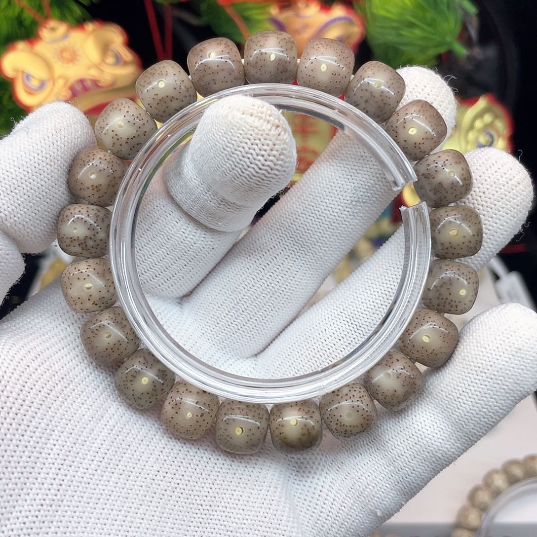 星月菩提手串早***?11/10石玉同枝果小细星单圈