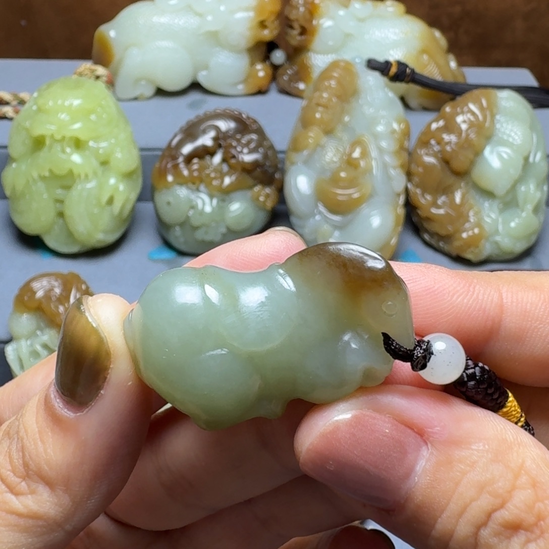 颈饰未镶嵌和田玉