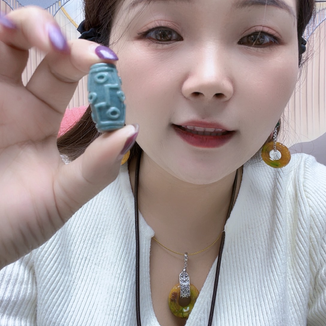 翡翠未镶嵌颈饰项链