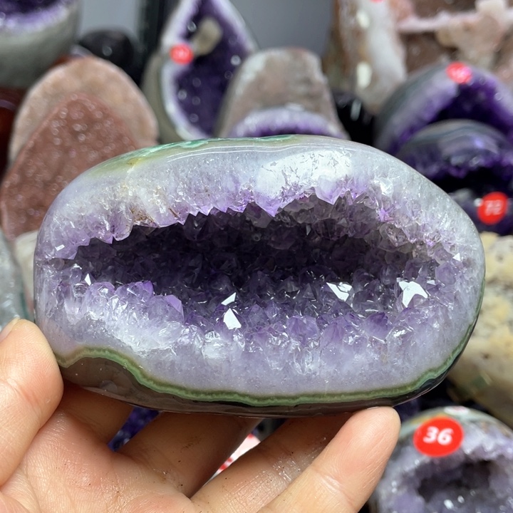 水晶摆件未镶嵌捡漏