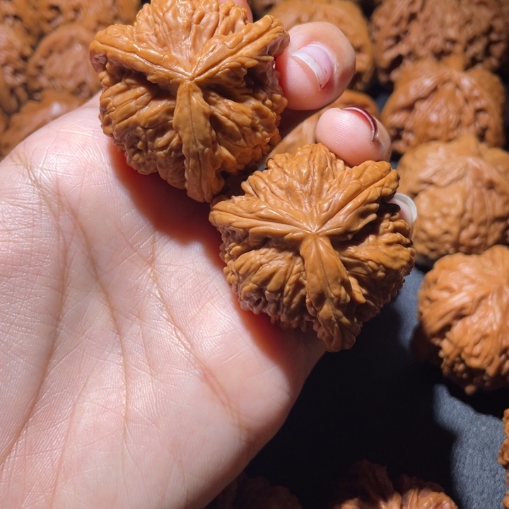 别***我吊坠桃核白狮子小妹拼接