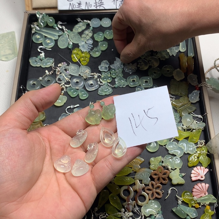 月****蛇纹石玉合金耳钉