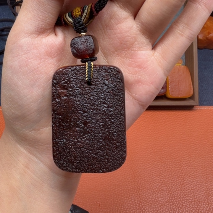 蜜蜡未镶嵌吊坠(赠链)