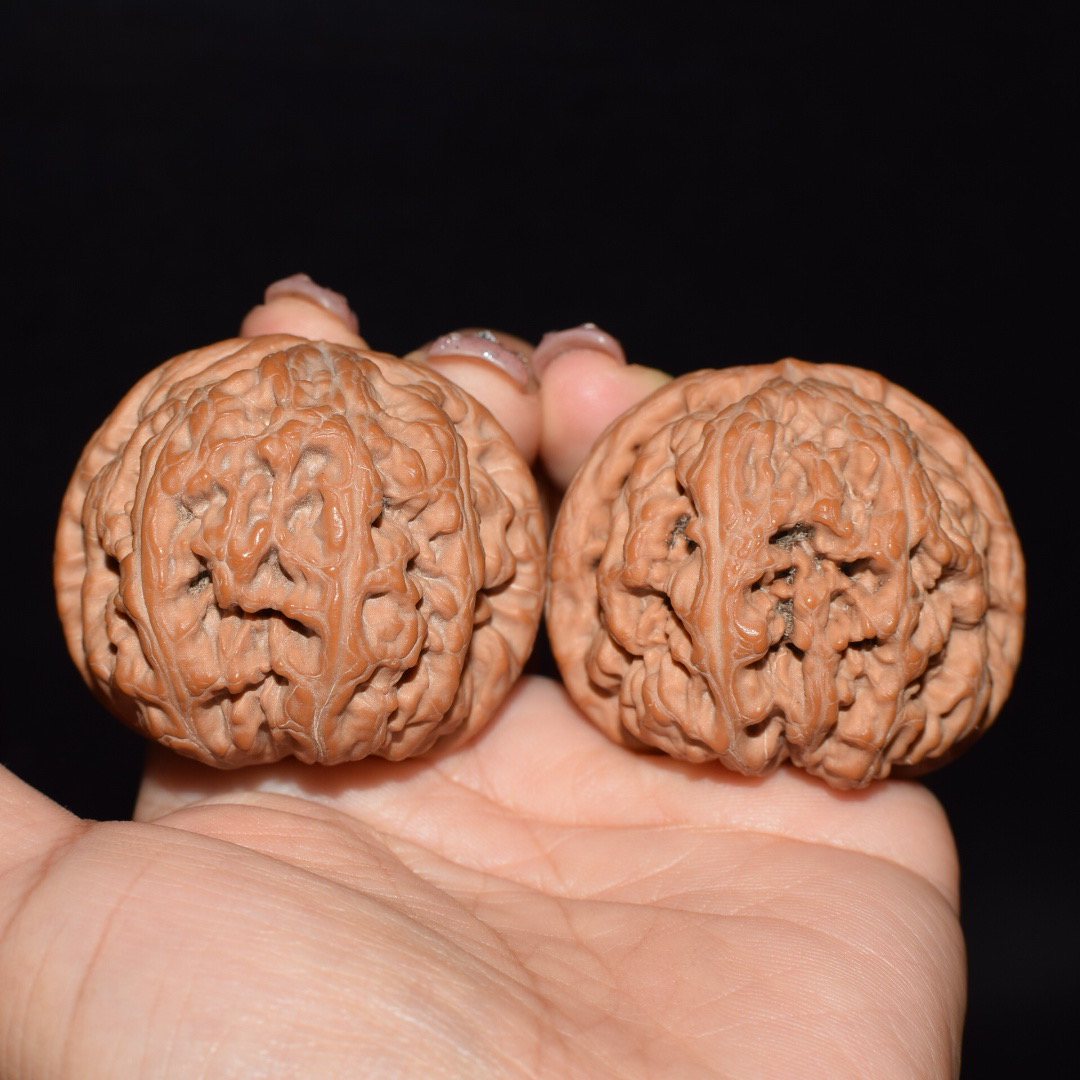 粗筋狮子头601边44高37.5肚44粗筋文玩核桃涞水麻核桃一物一发货