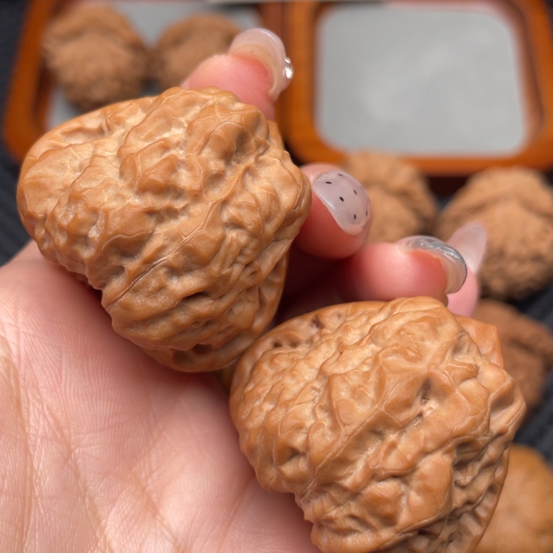 一***白吊坠文玩核桃三角蛙