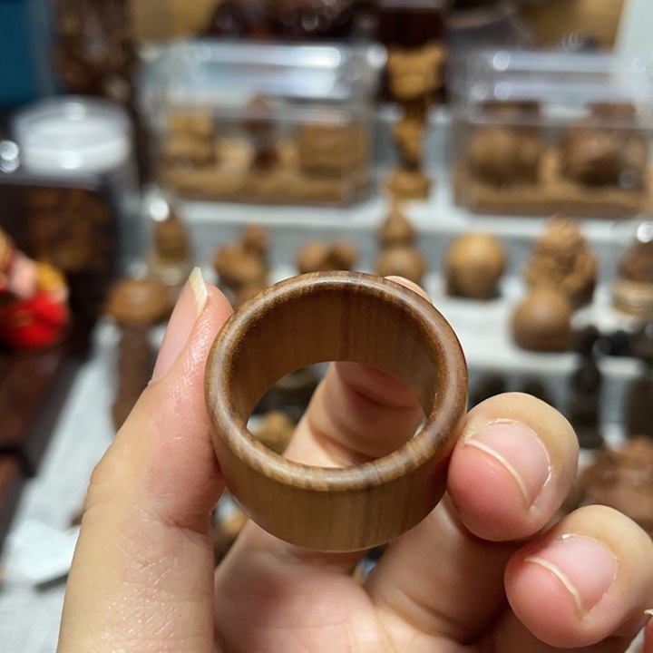 鹏***里檀香木其他印度迈索尔老山檀香戒指
