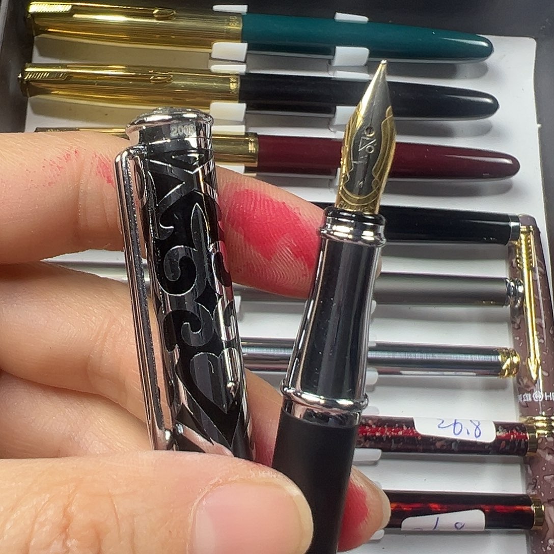 便携式富利文2005浮雕笔帽异形笔尖m