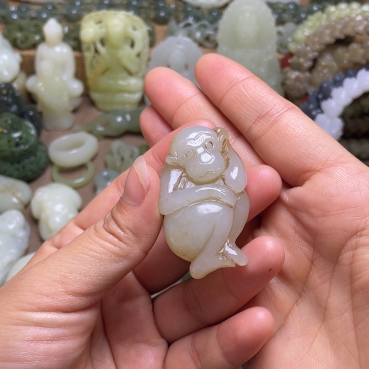 和田玉未镶嵌颈饰