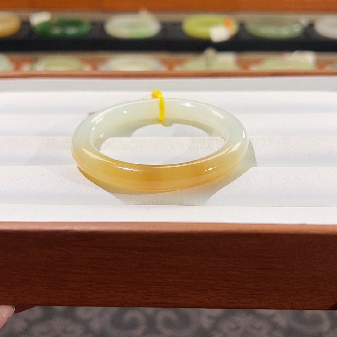 和田玉手镯未镶嵌  【糖白】