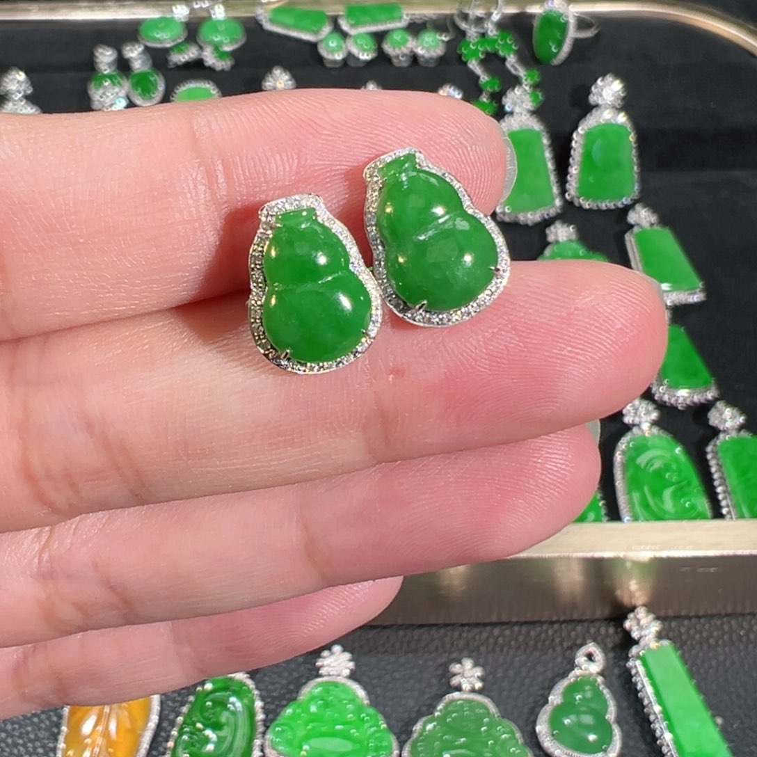 【闪购商品】翡翠吊坠(不含链)18K金镶嵌