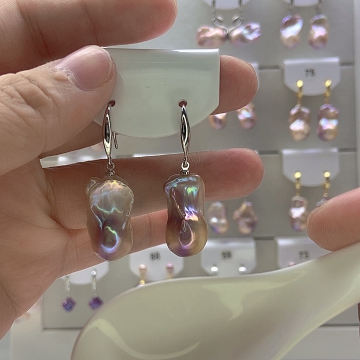 佳***卿银S925镶嵌淡水珍珠颈饰