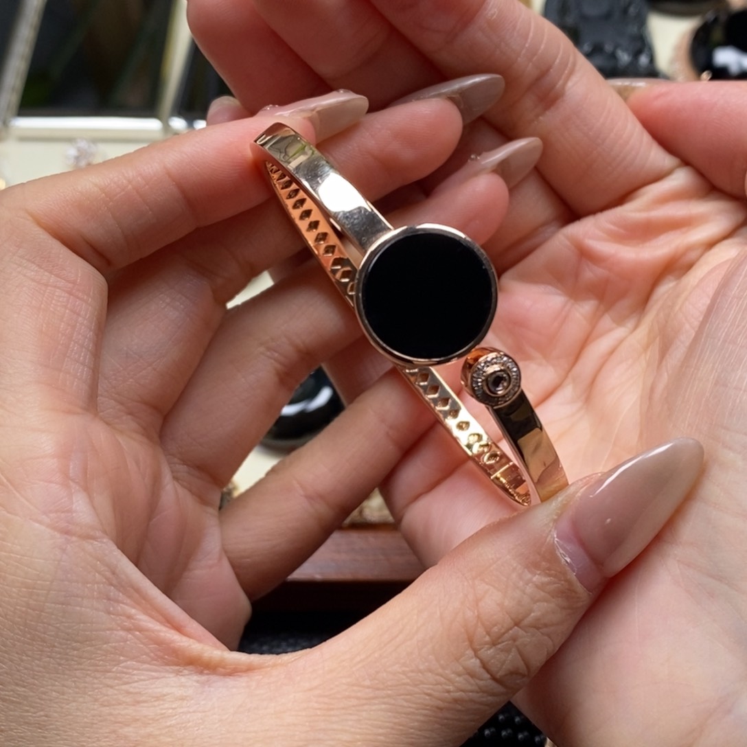 翡翠手链18K金镶嵌信*手镯