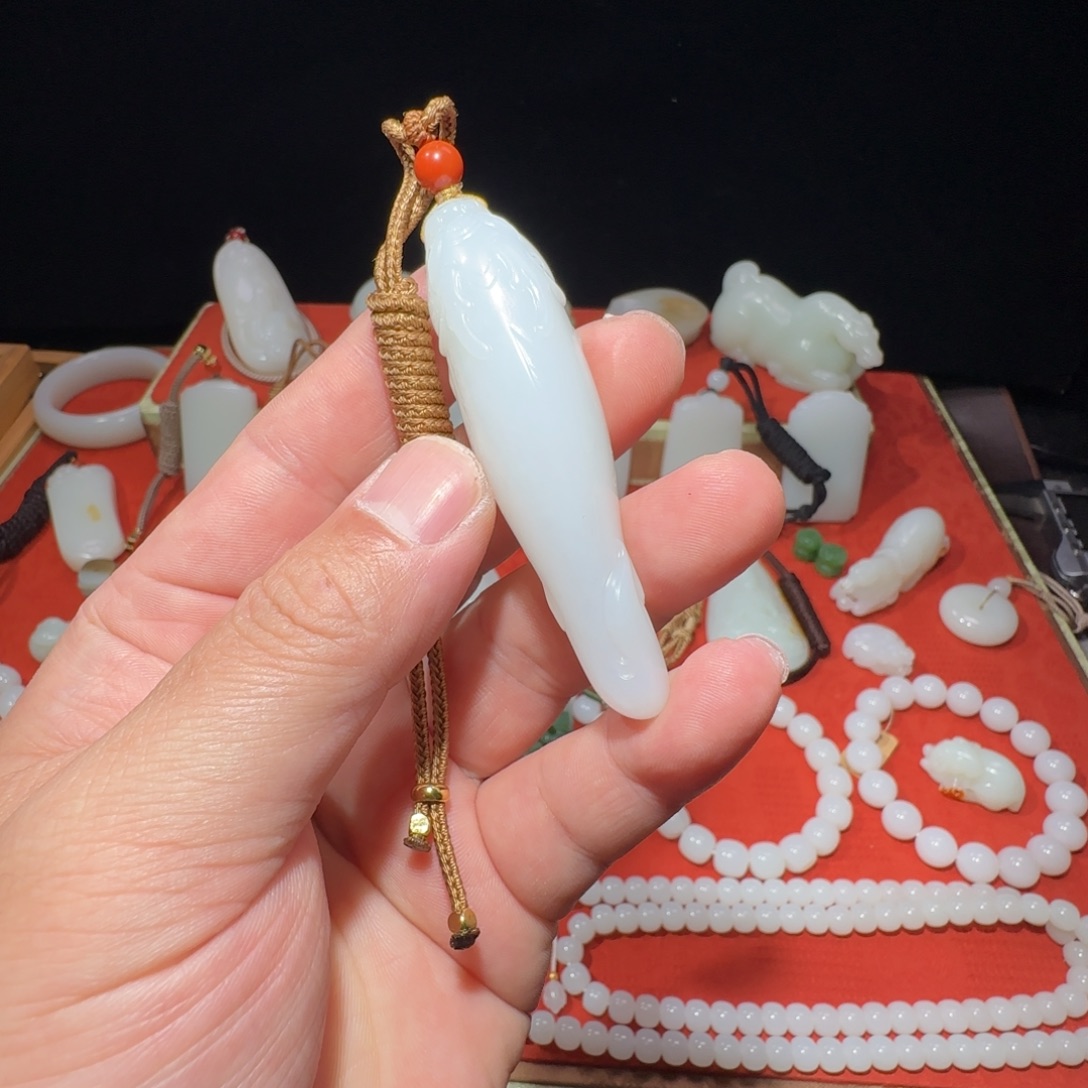 义***品和田玉未镶嵌吊坠(不含链)