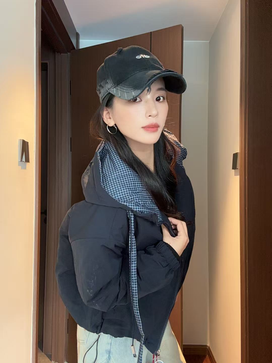 2025冬新款加棉加厚冲锋衣外套百搭短款宽松休闲时尚连帽夹克上衣