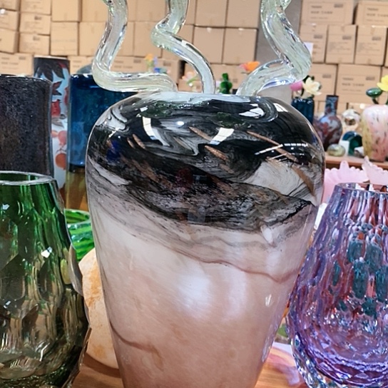 琉璃花瓶高31厘米口径9厘米