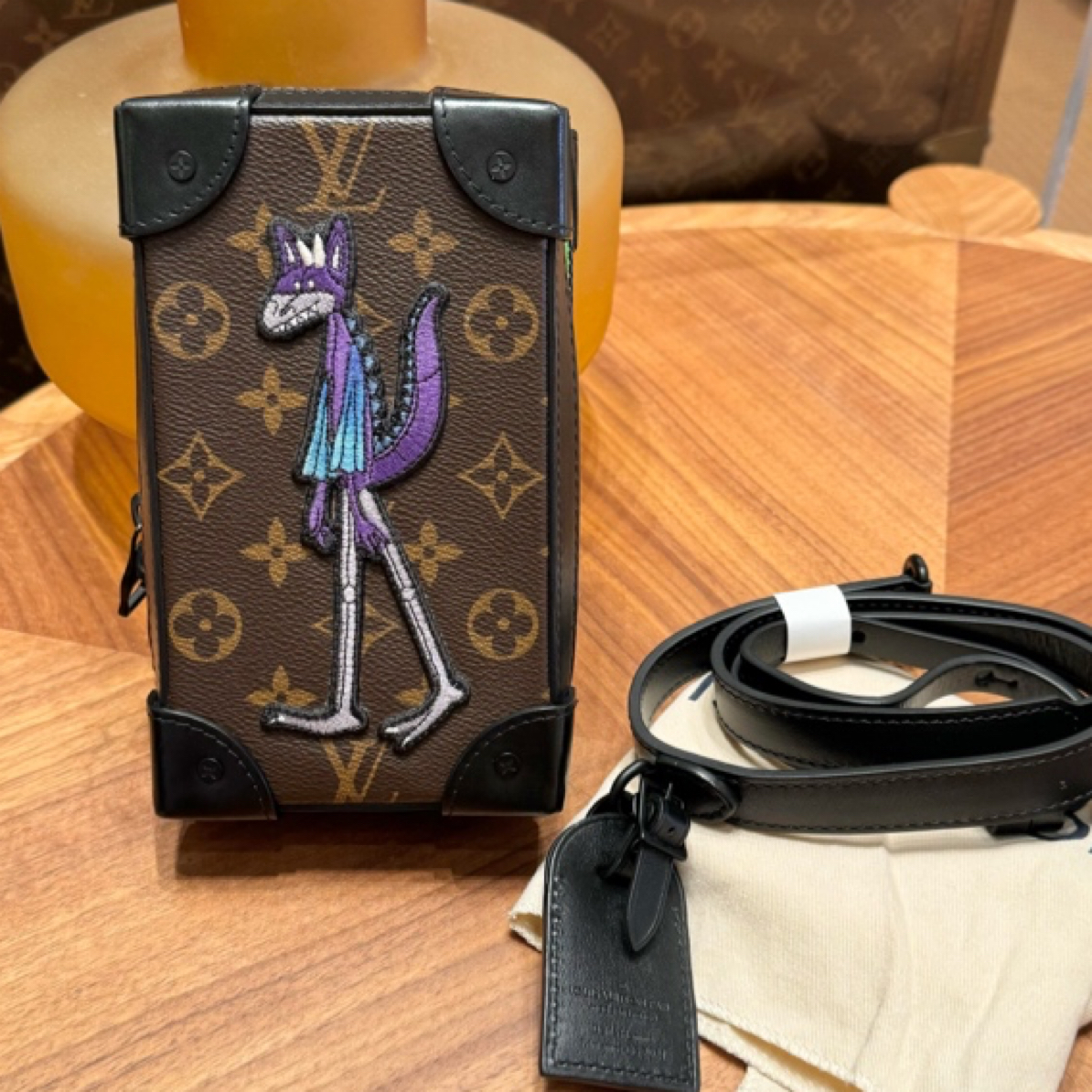 99新 LouisVuitton/路易威登 壹臻su/刺绣手机盒子包/  21741831