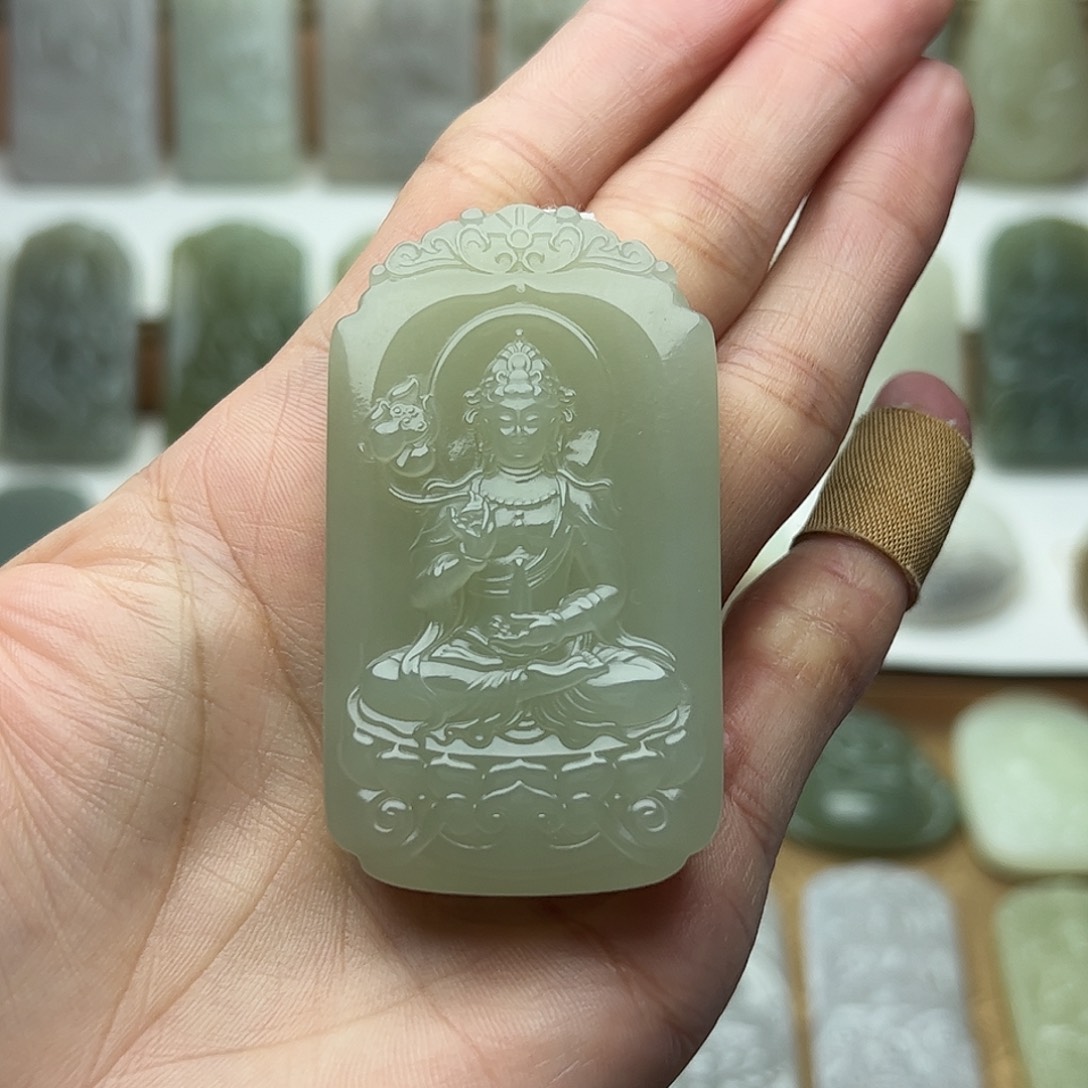 佬***༉和田玉未镶嵌颈饰