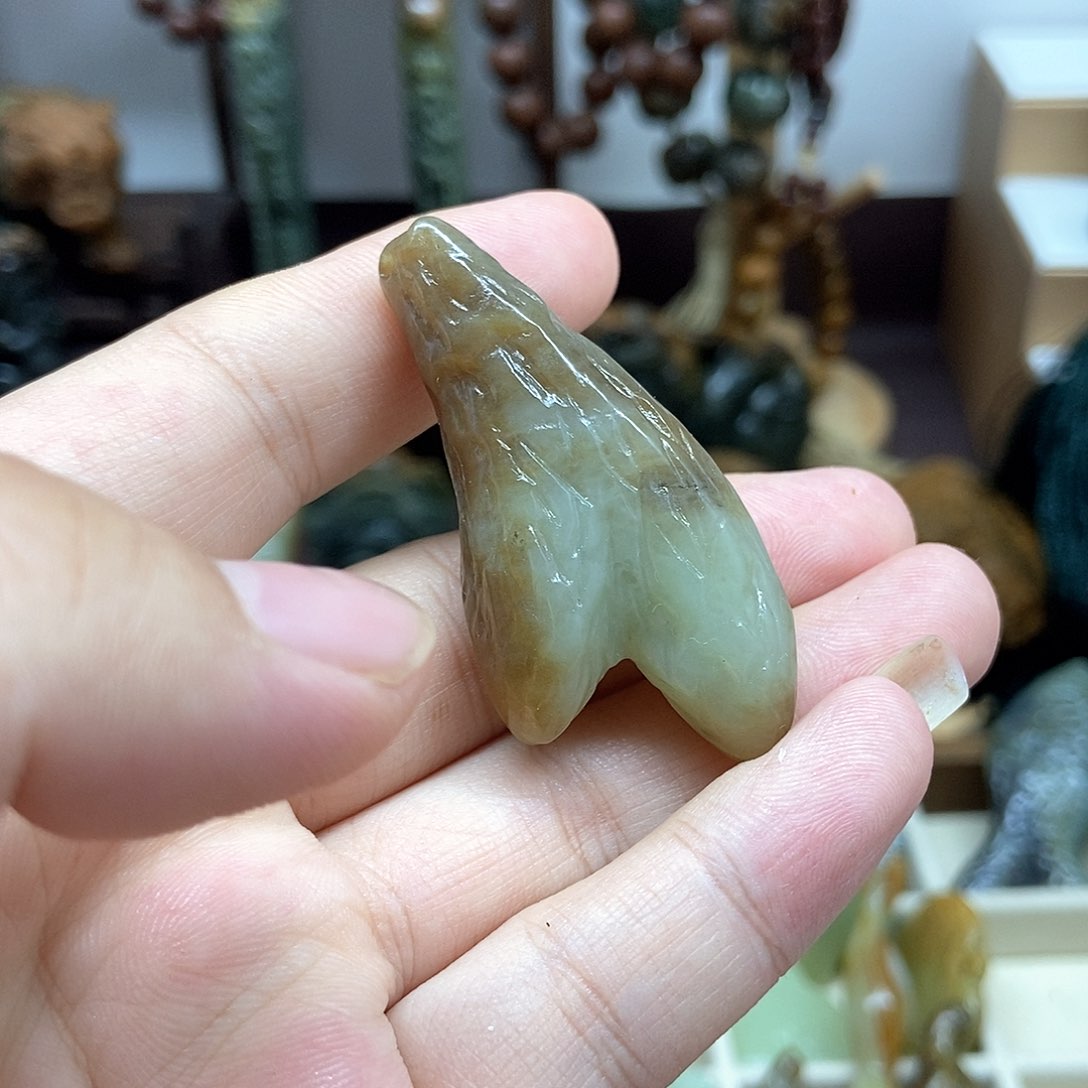 岫岩老玉（透闪石质玉）挂件未镶嵌