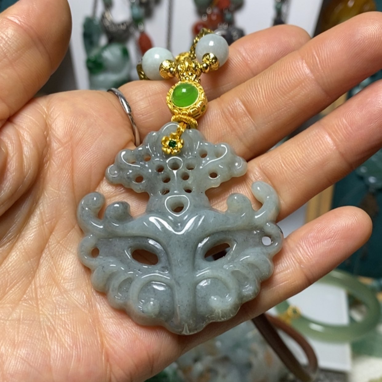 【闪购商品】翡翠吊坠(赠链)未镶嵌