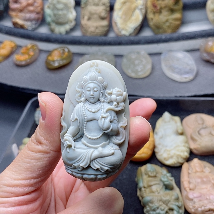 【闪购商品】定制石英质玉吊坠未镶嵌