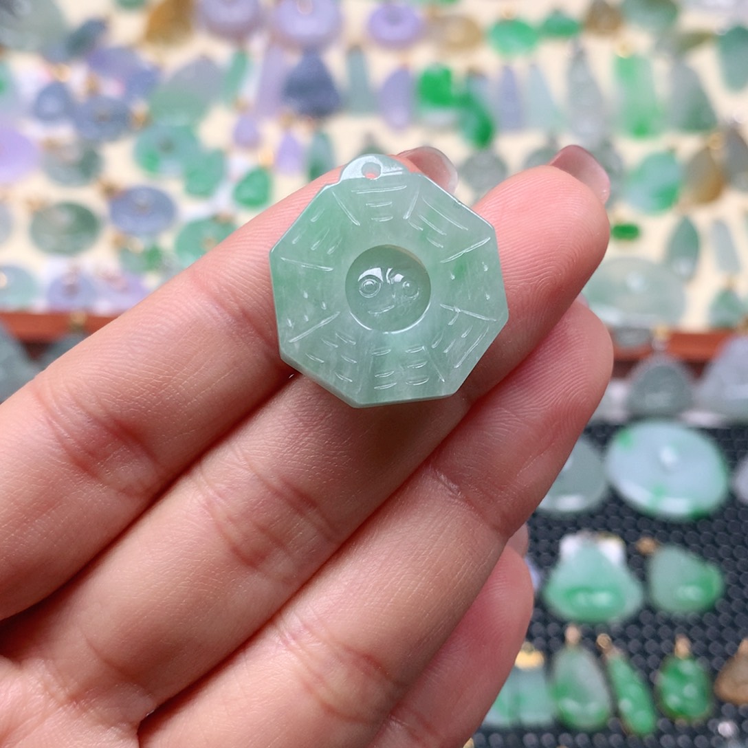 【闪购商品】翡翠吊坠(不含链)未镶嵌