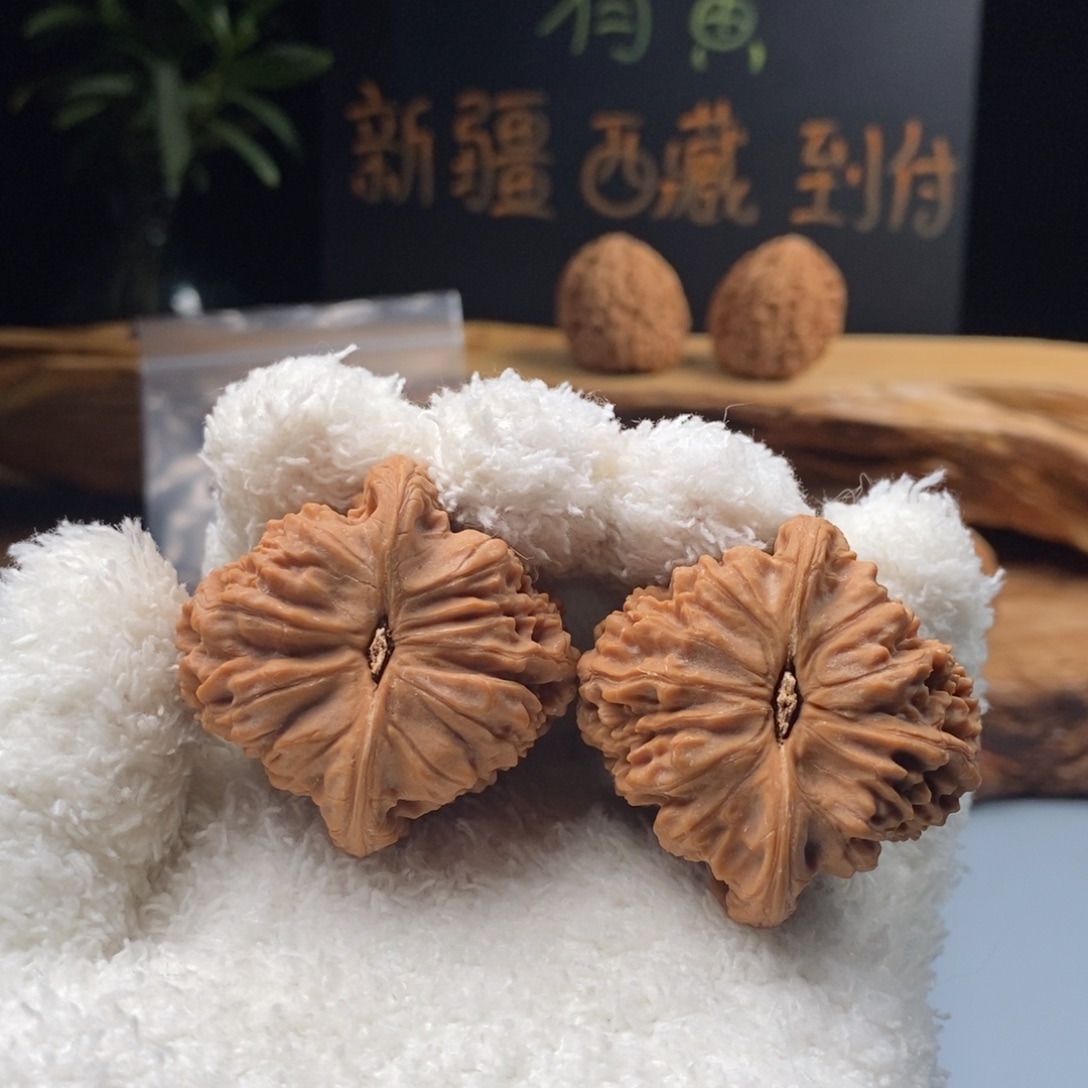 爱***.吊坠文玩核桃哈哈