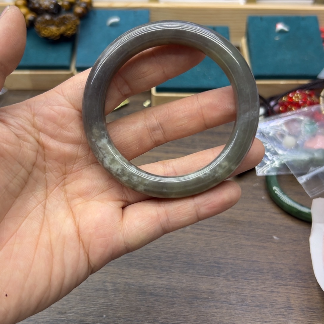 和田玉未镶嵌手镯56.1圈围178