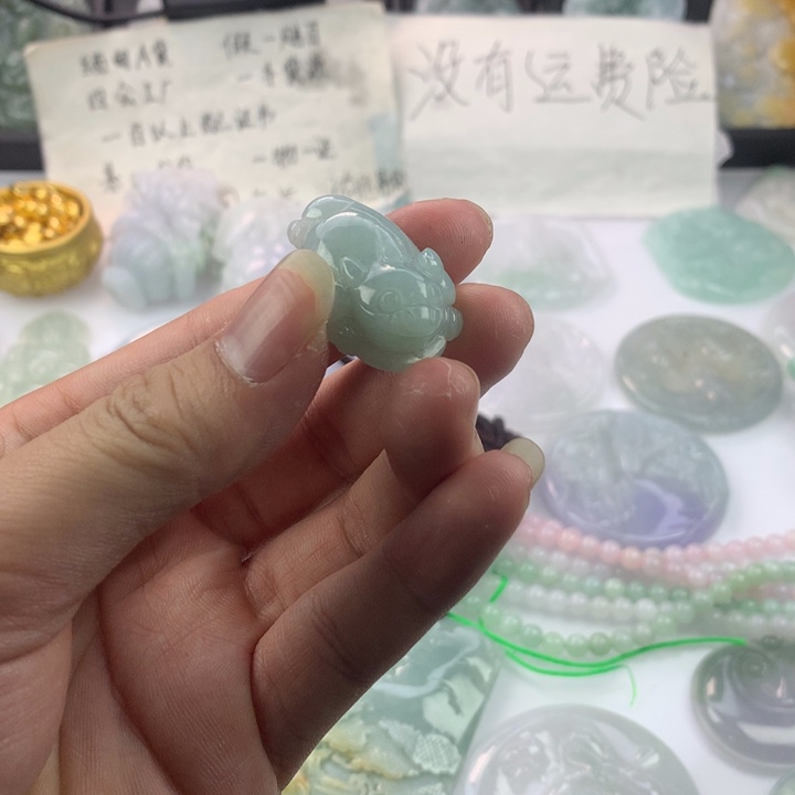 翡翠颈饰未镶嵌＿