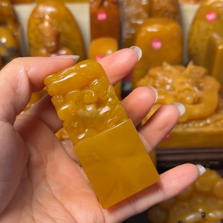 寿山石印石小****a题材：工艺品