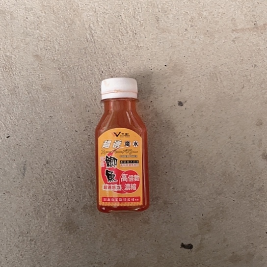 鲫鱼水拍一发四瓶。      