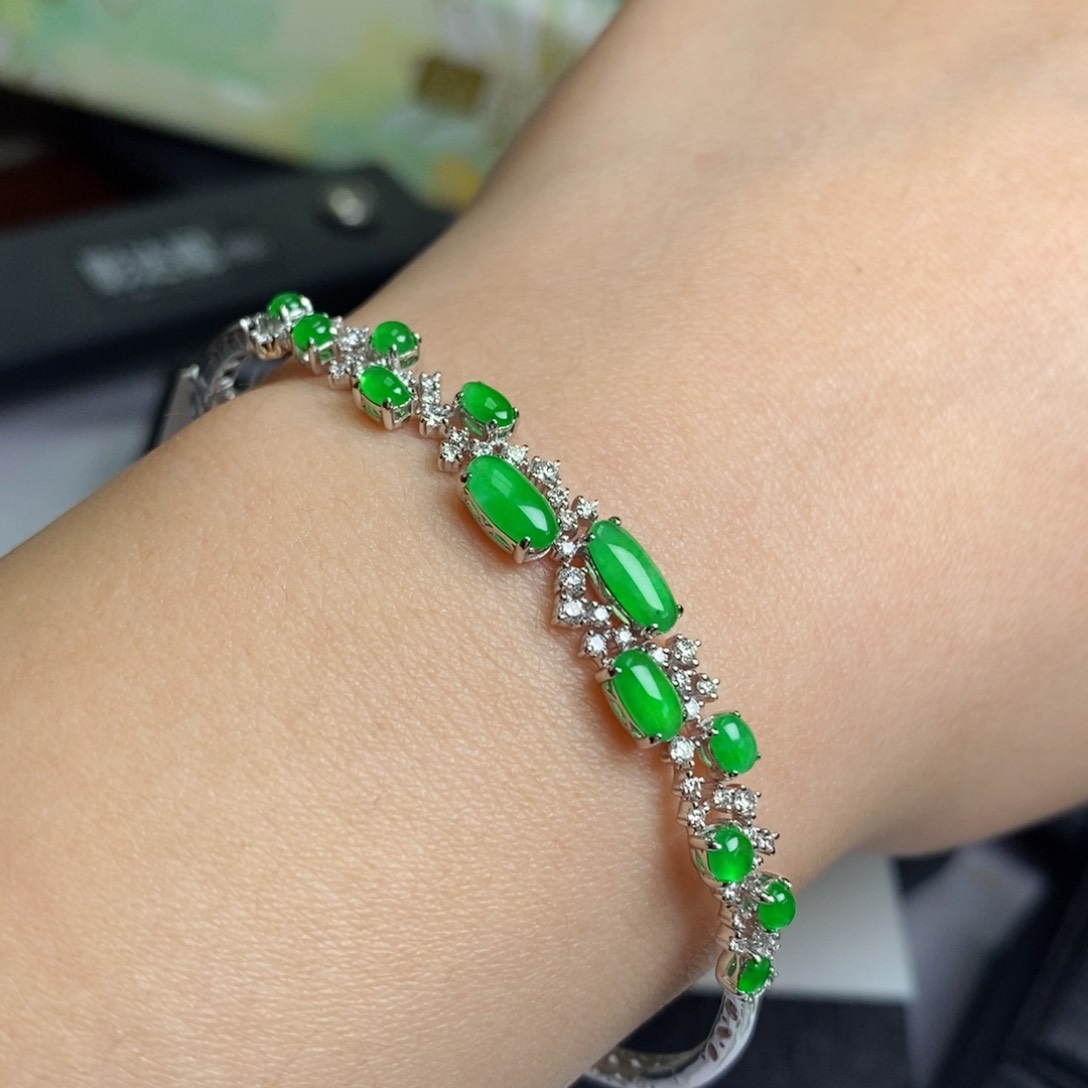 翡翠手镯18K金镶嵌蛋面方糖