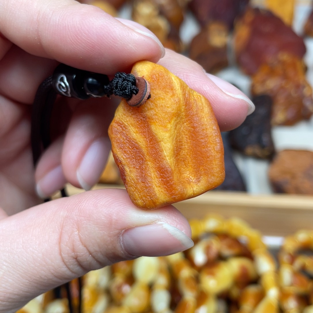 蜜蜡珠宝奇石未镶嵌