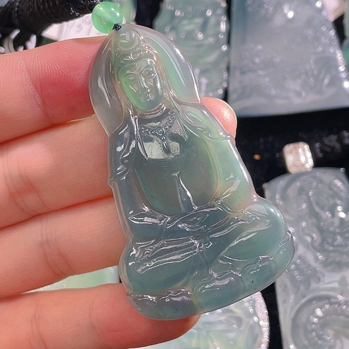 翡翠颈饰未镶嵌67，