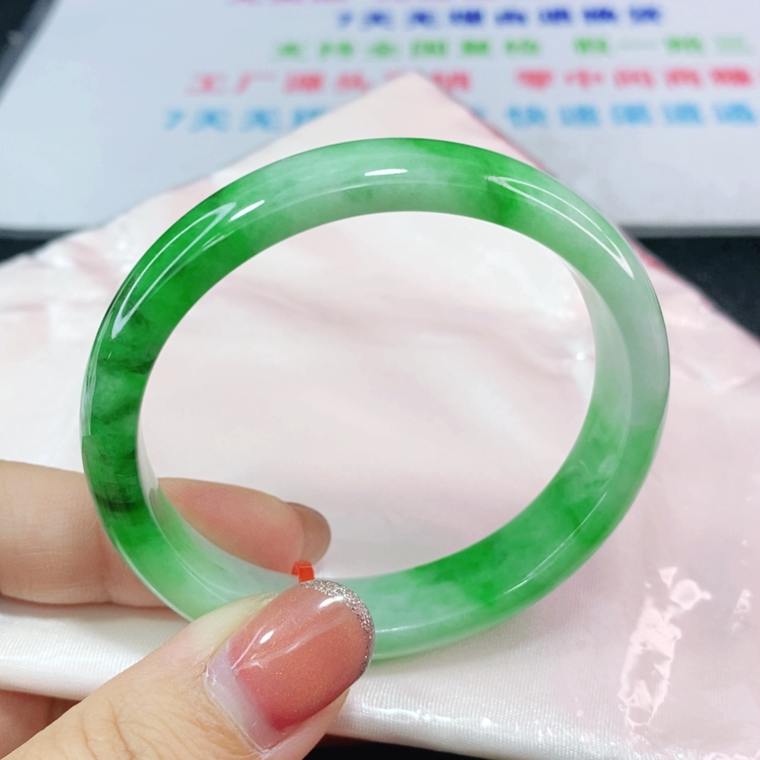 未镶嵌手镯（贵妃镯）翡翠53.3圈