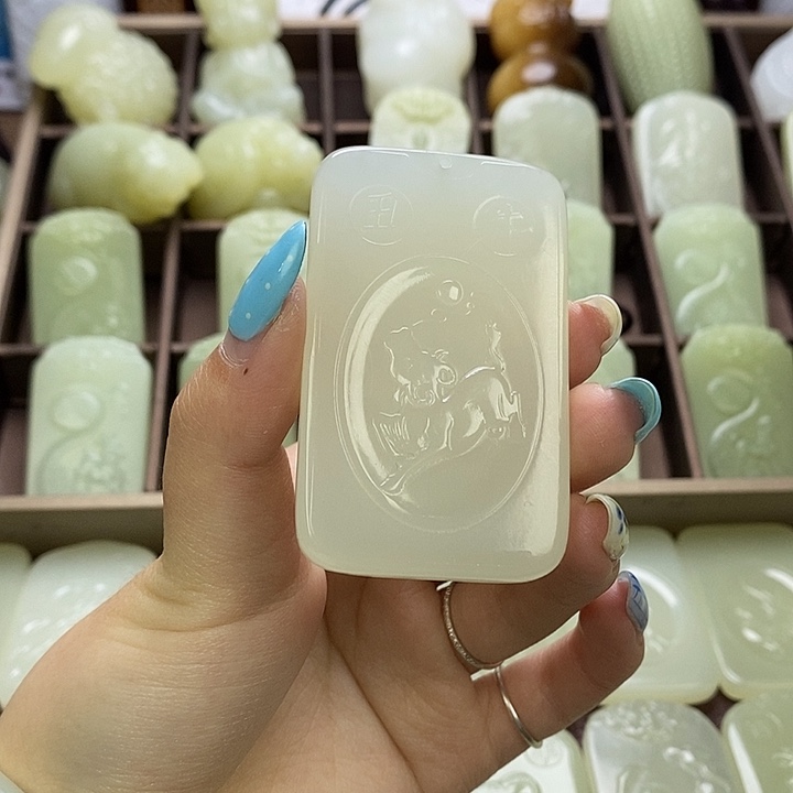 昆仑石双面守护牛