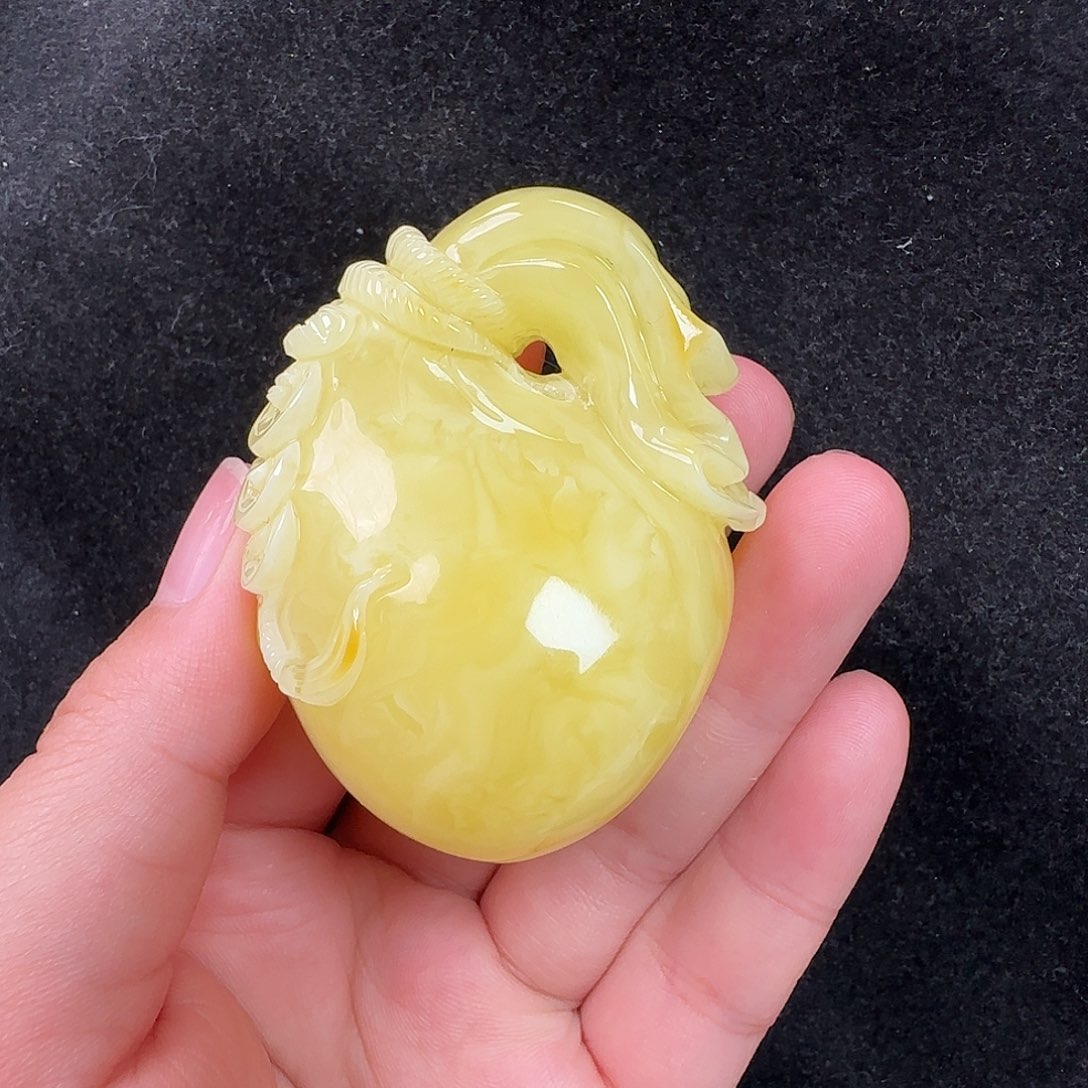 蜜蜡未镶嵌珠宝奇石