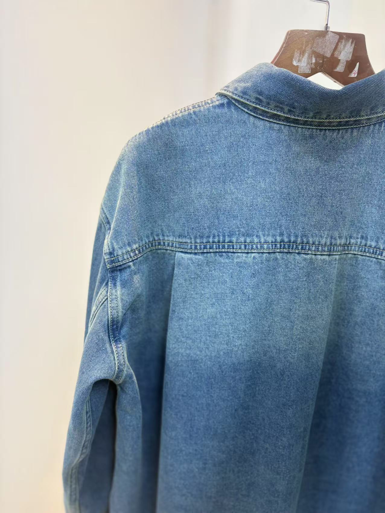 【十一】时尚潮流百搭款女士蓝色长袖春秋天丝牛仔外套 ZK195