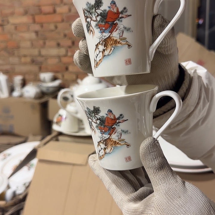 库存微瑕武松打虎两个包邮