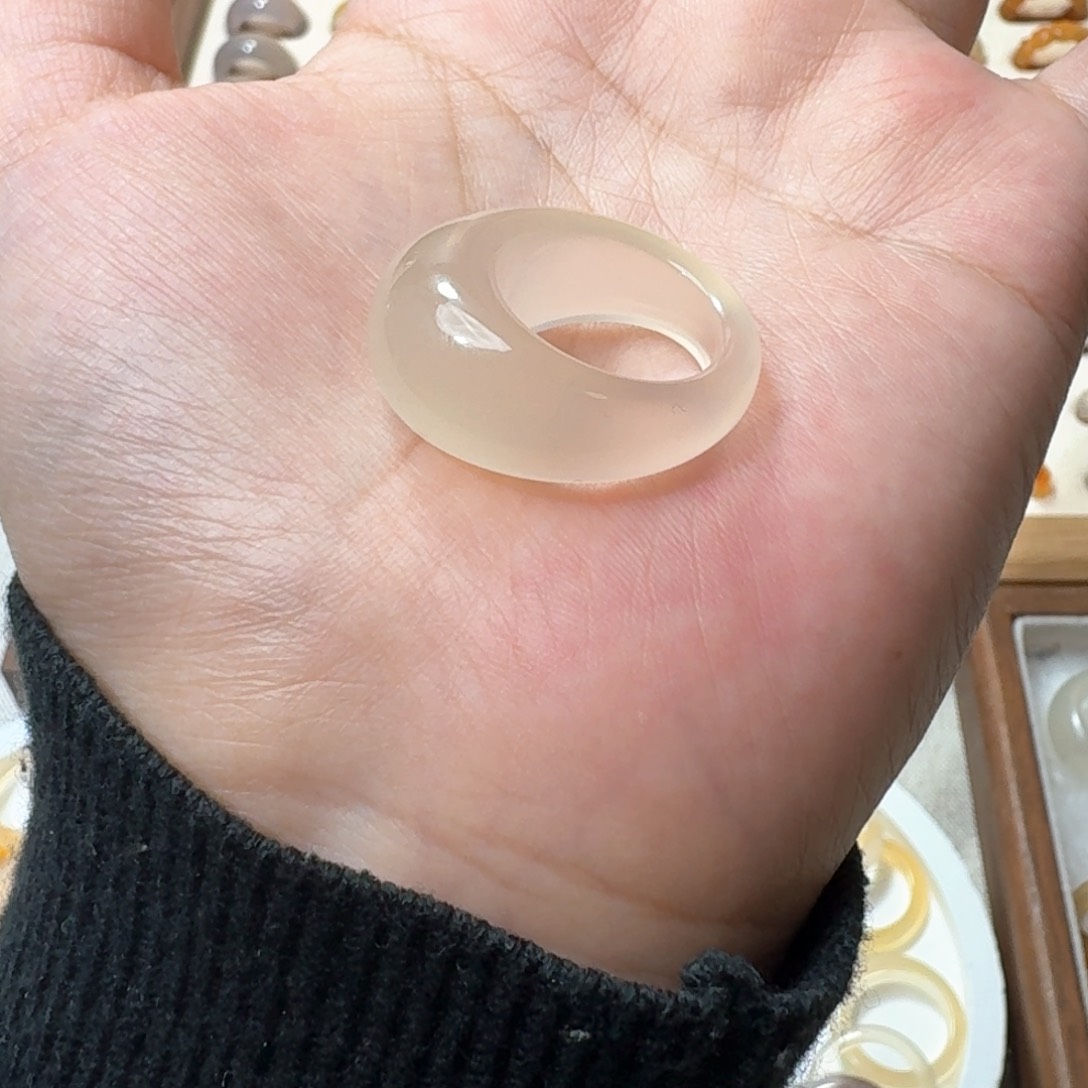 未镶嵌戒指玛瑙/玉髓528卡16.5