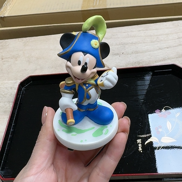 精品瓷器。              