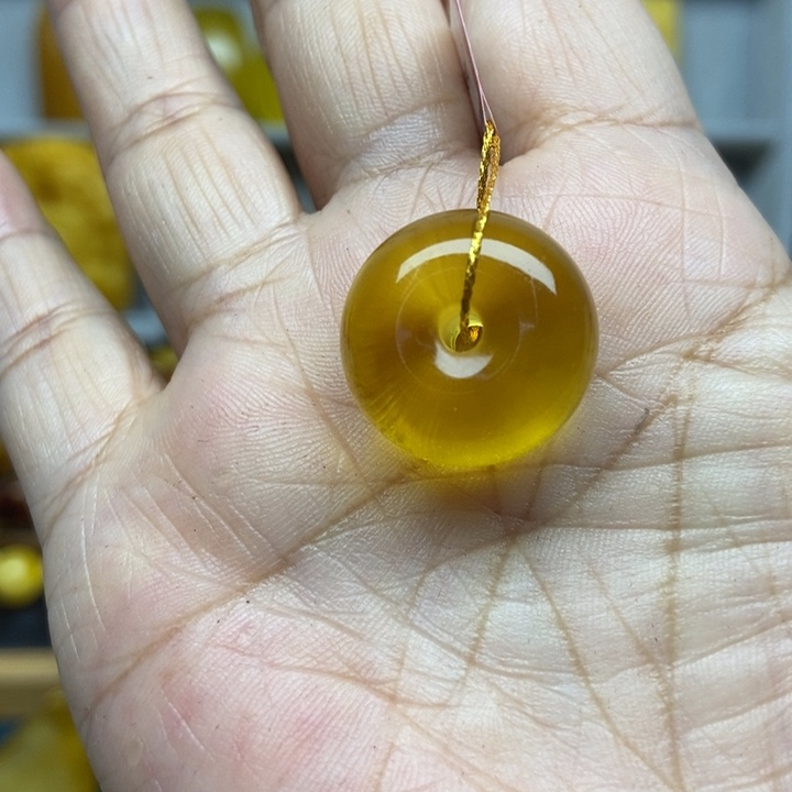 琥珀未镶嵌裸石吊坠