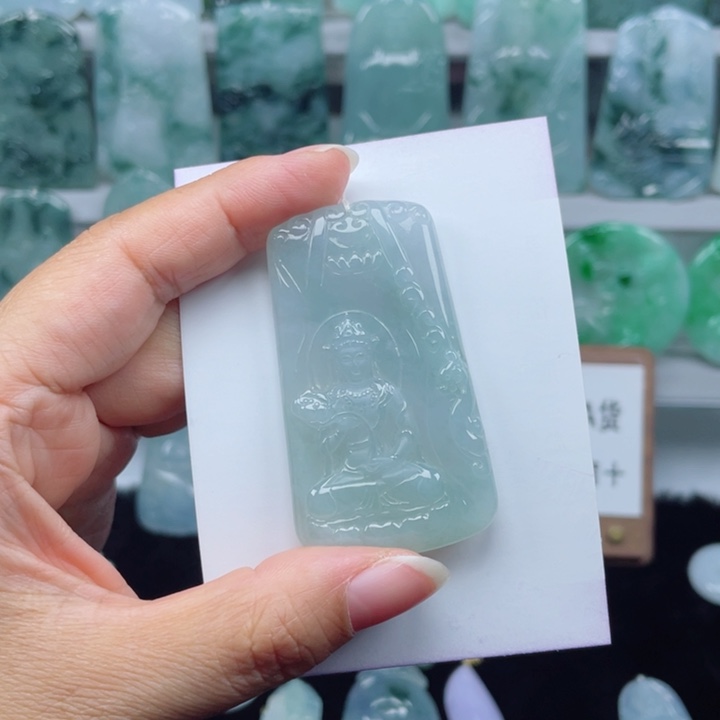 颈饰未镶嵌翡翠大势至菩萨