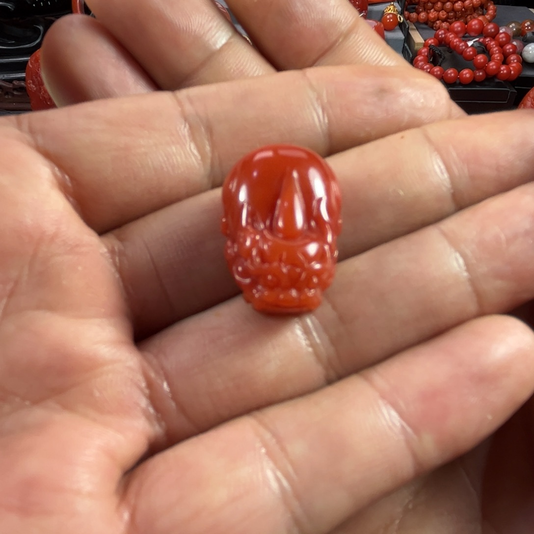 南红玛瑙手链未镶嵌哆****?