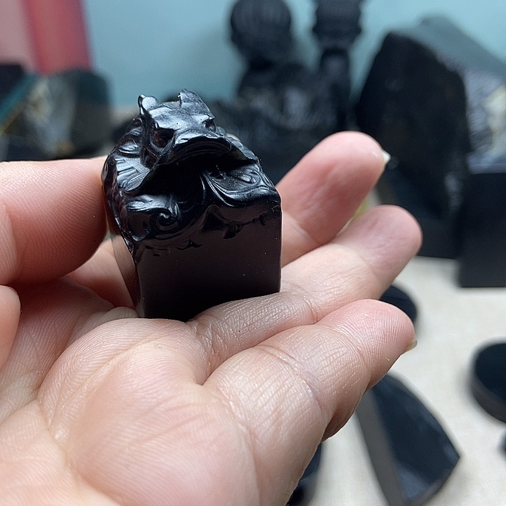 和田玉（墨玉）未镶嵌颈饰